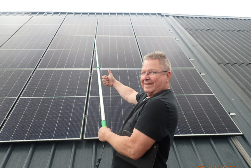 Inspecteren van Zonnepanelen met weerstandsmeter